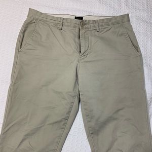 J. Crew Broken In Khakis Size 33x32